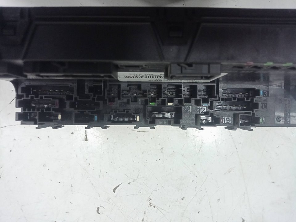 Caja reles / fusibles mercedesbenz clase c sedÁn (2