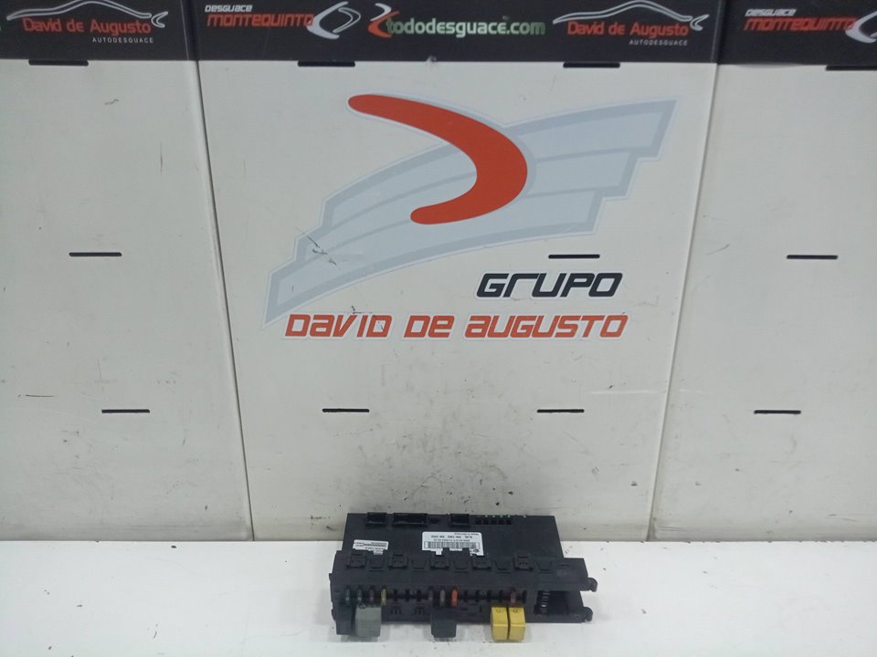 Caja reles / fusibles mercedesbenz clase c sedÁn (2