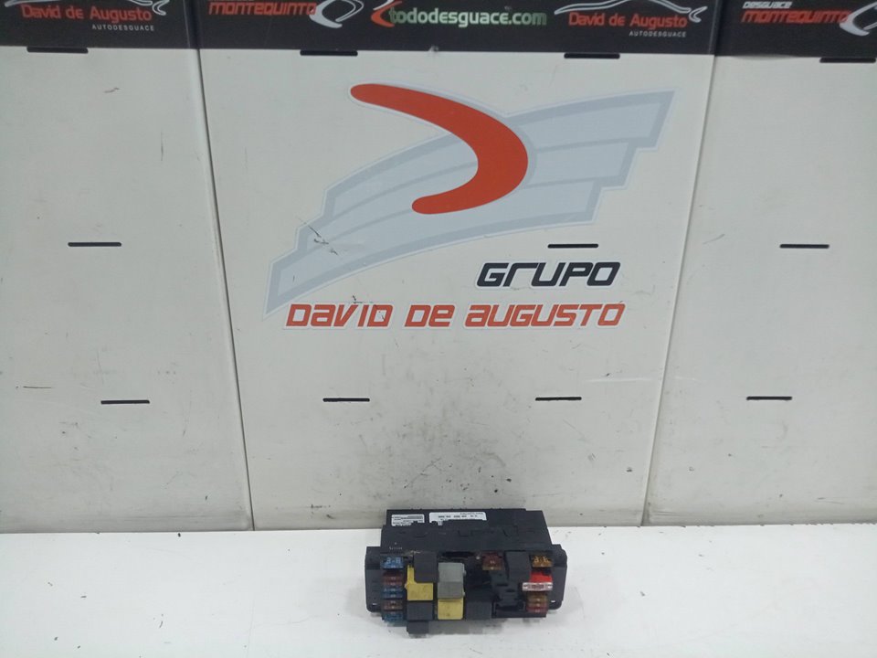 Caja reles / fusibles mercedesbenz clase c sedÁn (2