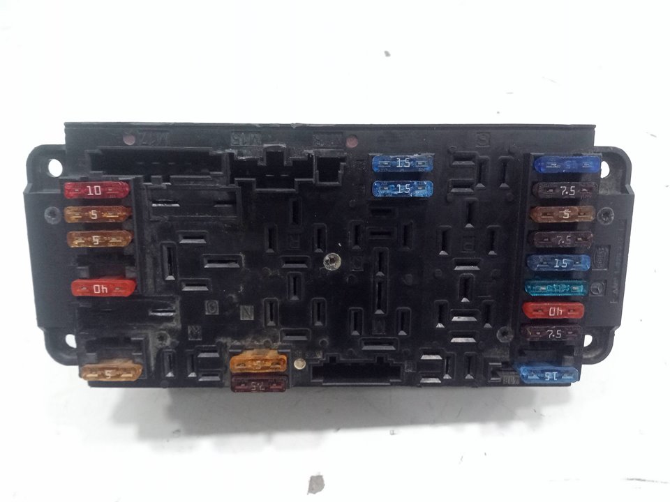 Caja reles / fusibles mercedes clase c (w203) berlin