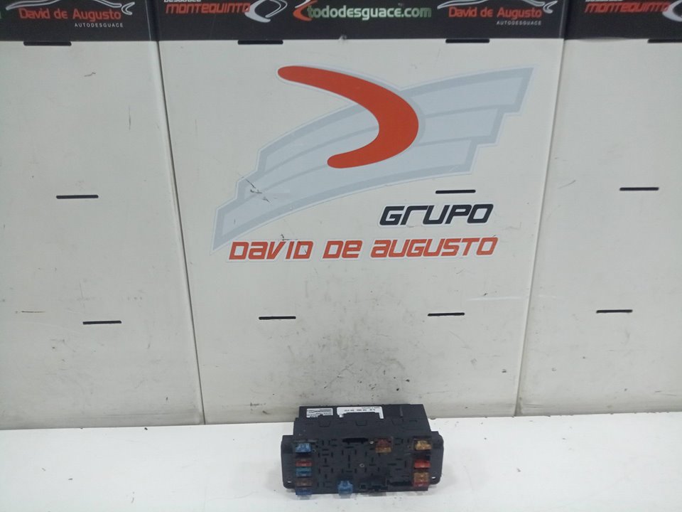 Caja reles / fusibles mercedes clase c (w203) berlin