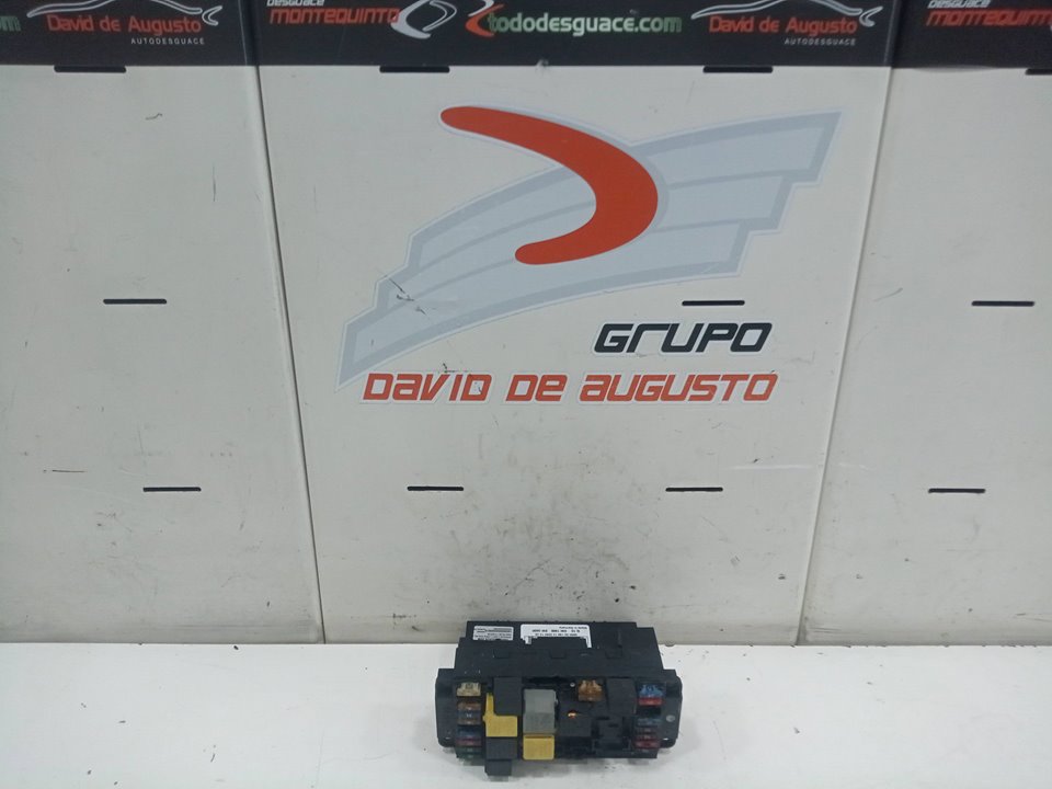 Caja reles / fusibles mercedesbenz clase c sedÁn (2