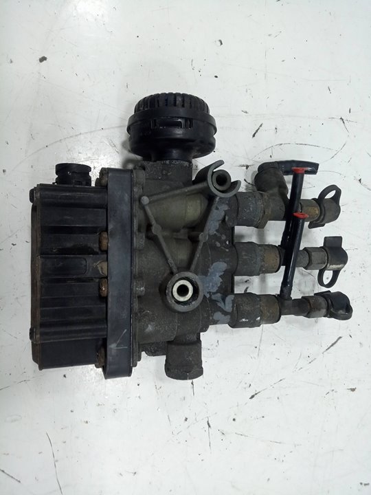 Bloque de valvulas de suspension neumatica  renault magnum ab 2005 cabina 