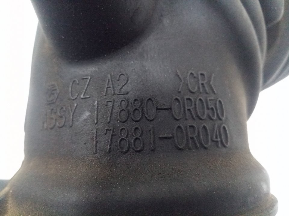 Tubo admision de aire toyota avensis ranchera famili