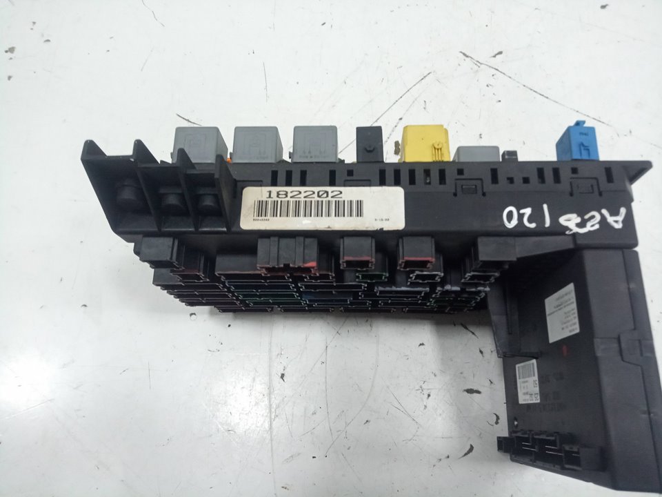 Caja reles / fusibles mercedesbenz clase m suv (199