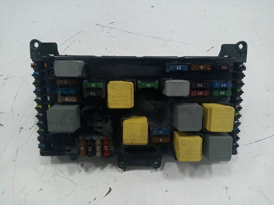 Caja reles / fusibles mercedesbenz vito autobÚs aut