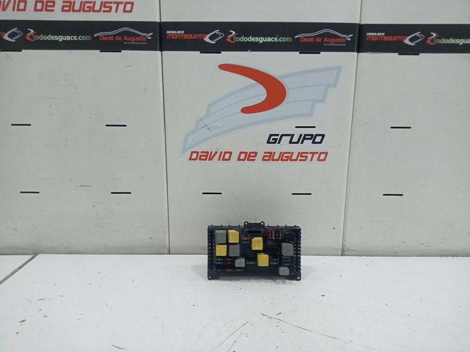 Caja reles / fusibles mercedesbenz vito autobÚs aut