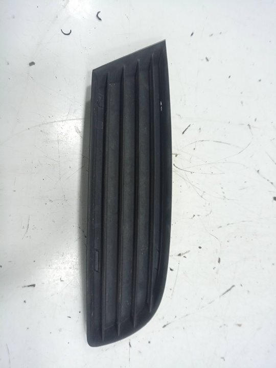 Rejilla paragolpes derecha seat leon fastback (19992006)