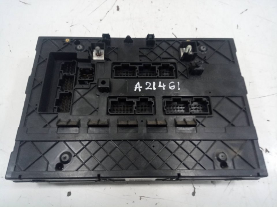 Caja reles / fusibles mercedes actros 23 2  ejes 