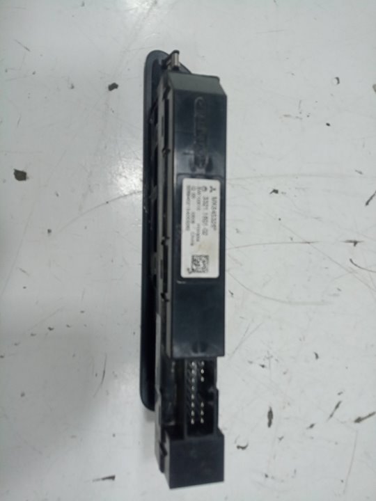 Mando elevalunas delantero derecho fuso canter 3s13   |   01.13 