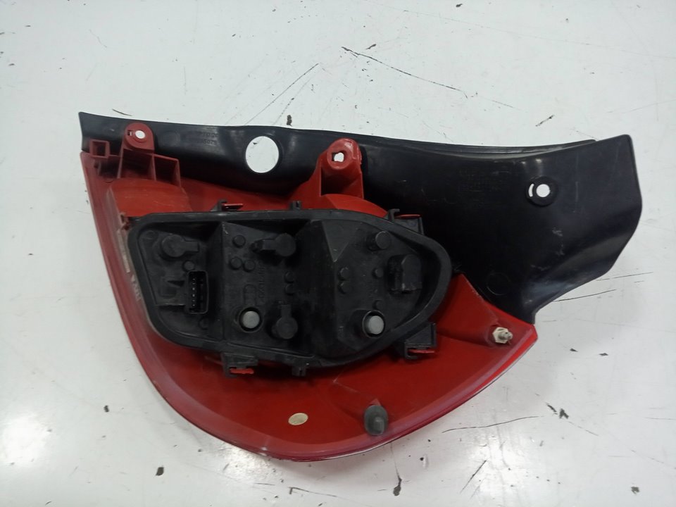 Piloto trasero izquierdo renault clio iii fastback (200