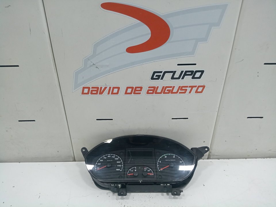Cuadro instrumentos iveco daily  caja abierta    