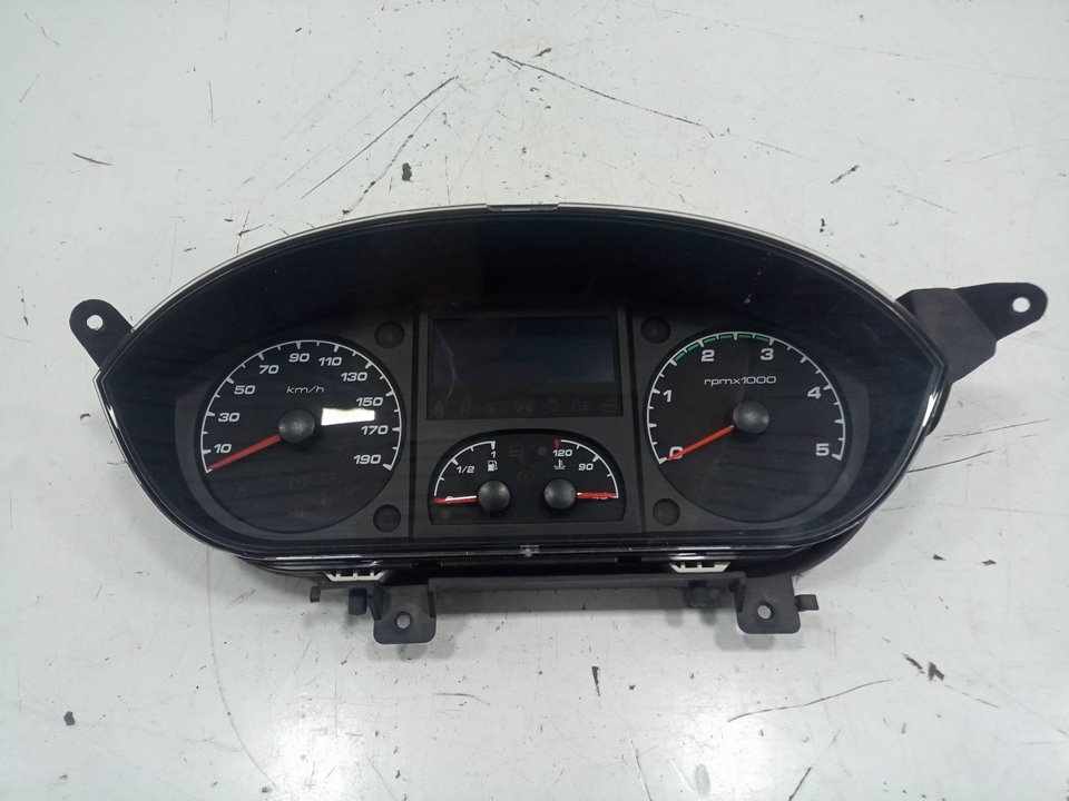 Cuadro instrumentos iveco daily  caja abierta    