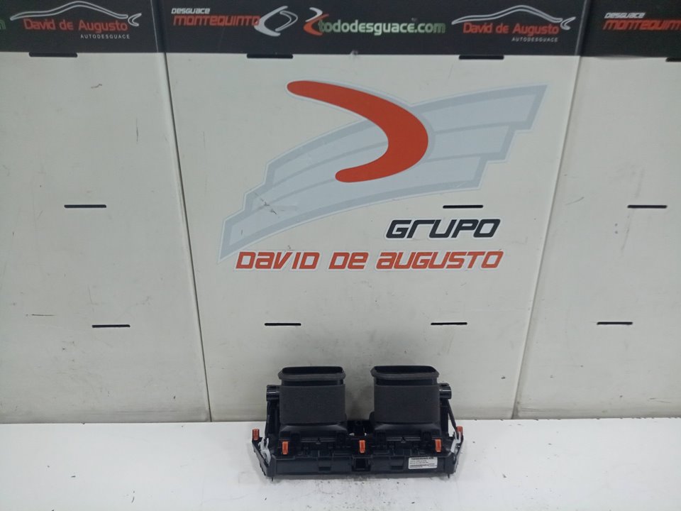 Rejilla de aire central toyota corolla (210) | .. Rejilla de aire central toyota corolla (210) | ..