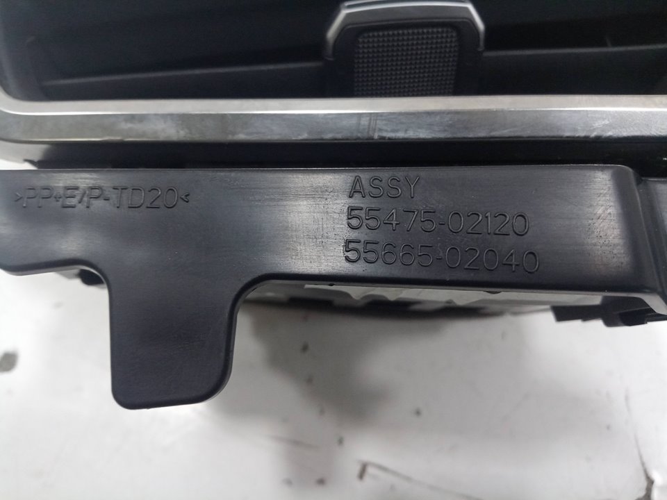 Rejilla aire delantera izquierda toyota corolla (210)    |   ..