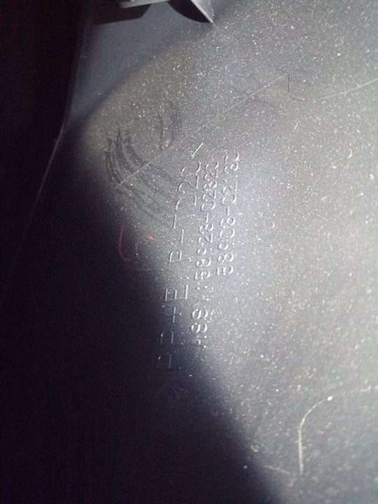 Apoyabrazos central toyota corolla (210)    |   ..