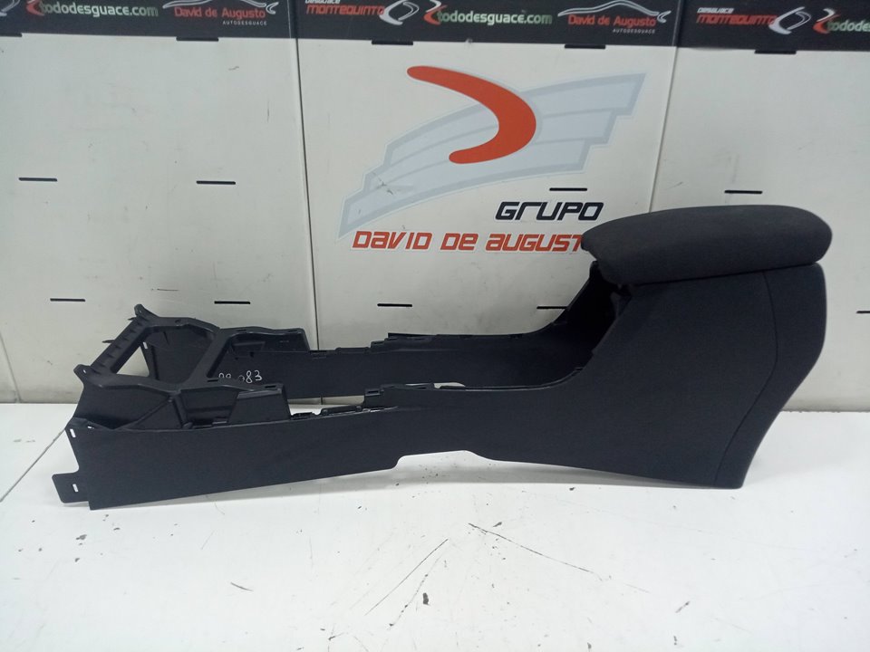 Apoyabrazos central toyota corolla (210)    |   ..