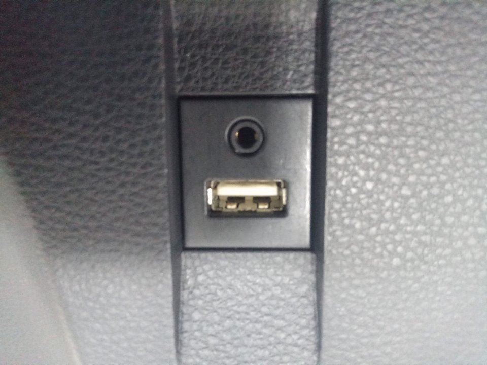 Protector consola inferior toyota corolla (210)    |   ..