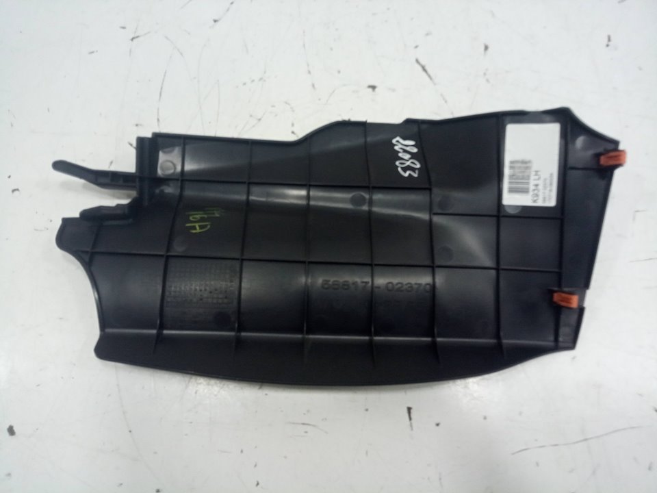 Guarnecido derecho guantera central  toyota corolla (210)    |   ..