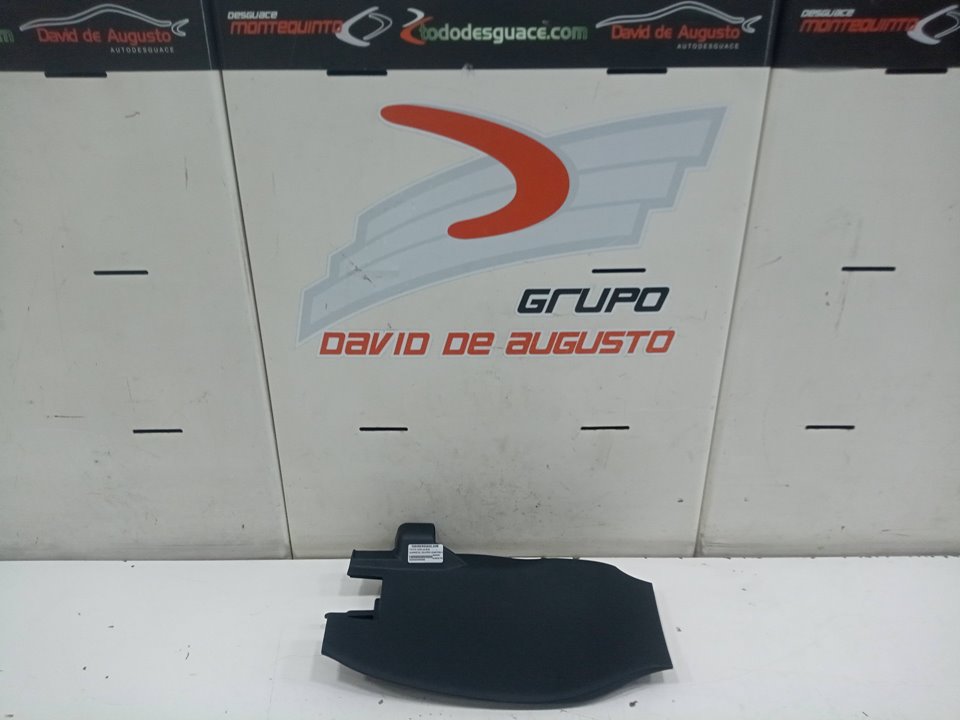 Guarnecido izquierdo guantera central  toyota corolla (210)    |   ..