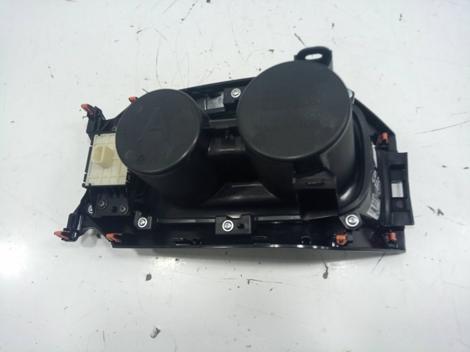 Guarnecido central toyota corolla (210)    |   ..
