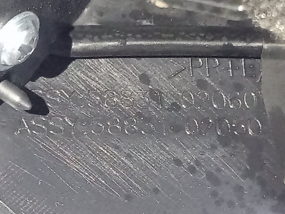 Carcasa guantera central toyota corolla (210)    |   ..