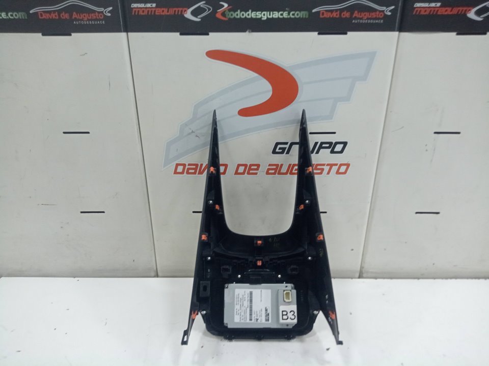 Carcasa guantera central toyota corolla (210)    |   ..