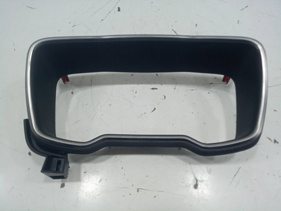 Carcasa cuadro instrumentos toyota corolla (210)    |   ..