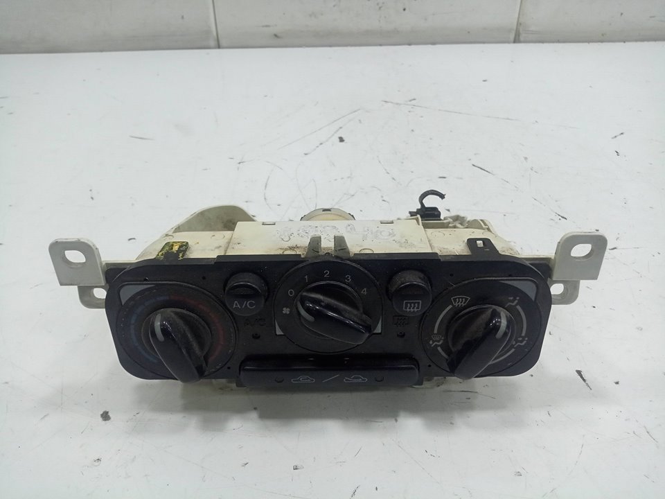 Mando calefaccion /  aire acondicionado mazda 323 s vi sedÁn (2000200