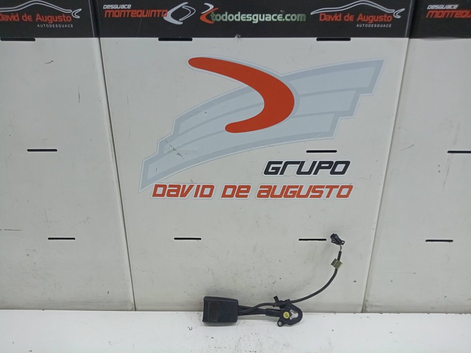 Anclaje cinturon delantero derecho audi a6 sedÁn (20042006) 3.0