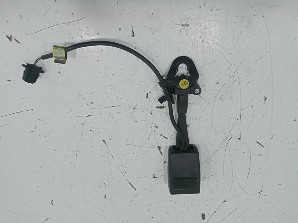 Anclaje cinturon delantero derecho audi a6 sedÁn (20042006) 3.0