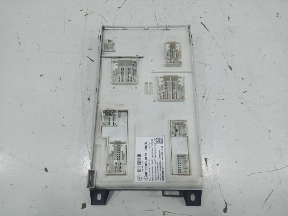 Caja reles / fusibles mercedesbenz clase b fastback