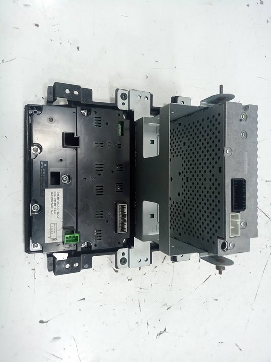 Carcasa central de radio y clima suzuki grand vitara ii todo te