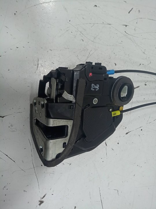 Cerradura puerta delantera derecha toyota yaris fastback (200720