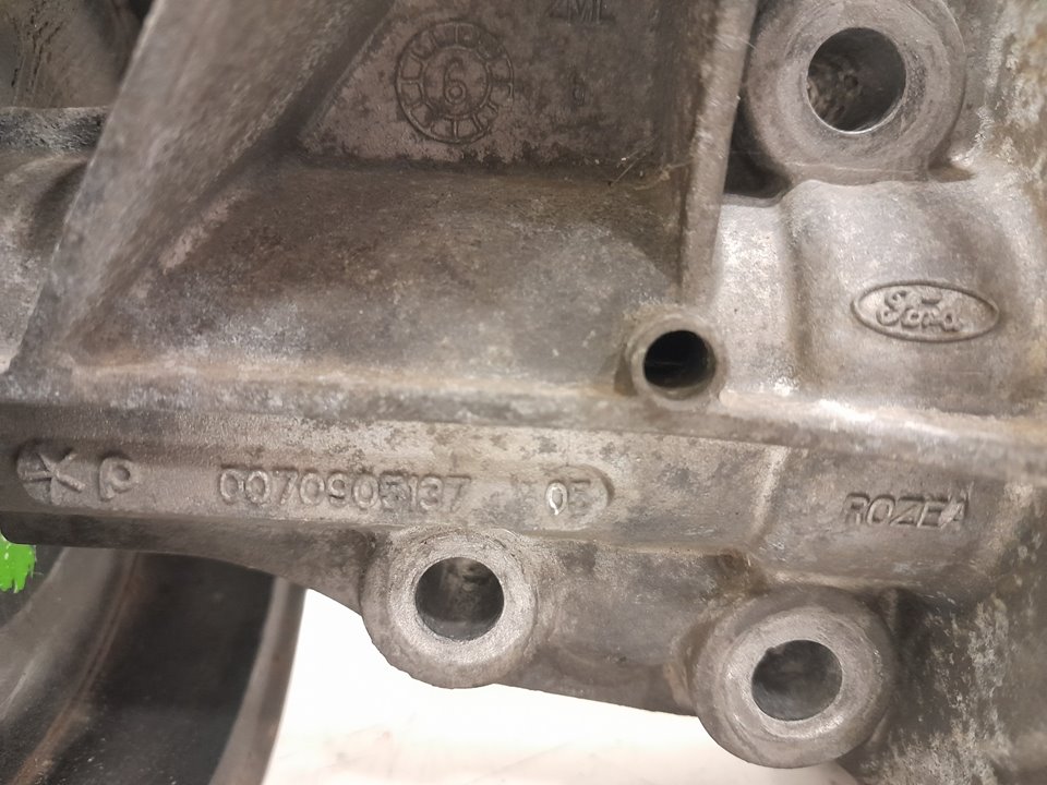 Bomba agua ford transit  caja cerrada  06