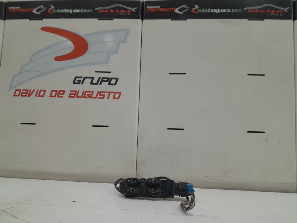 Mando elevalunas delantero izquierdo 