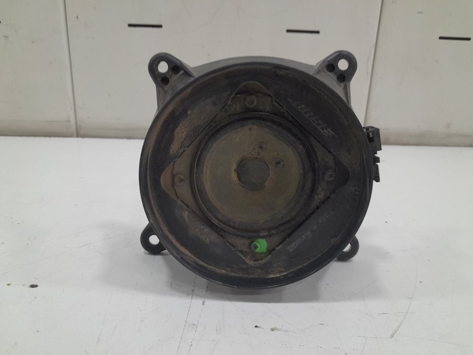 Altavoz delantero derecho 