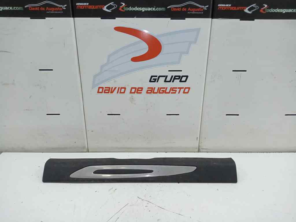 Moldura citroen ds3 base      09.09 