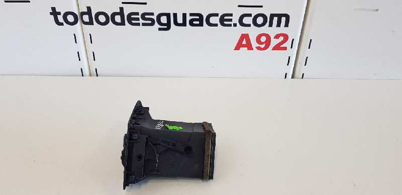  aireador delantero izquierdo   bmw serie 5 berlina (e60) 530d 3.0 turbodiesel cat