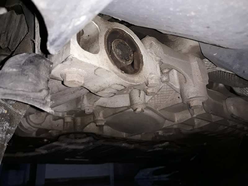Brazo suspension superior delantero izquierdo volkswagen passat variant (3c5