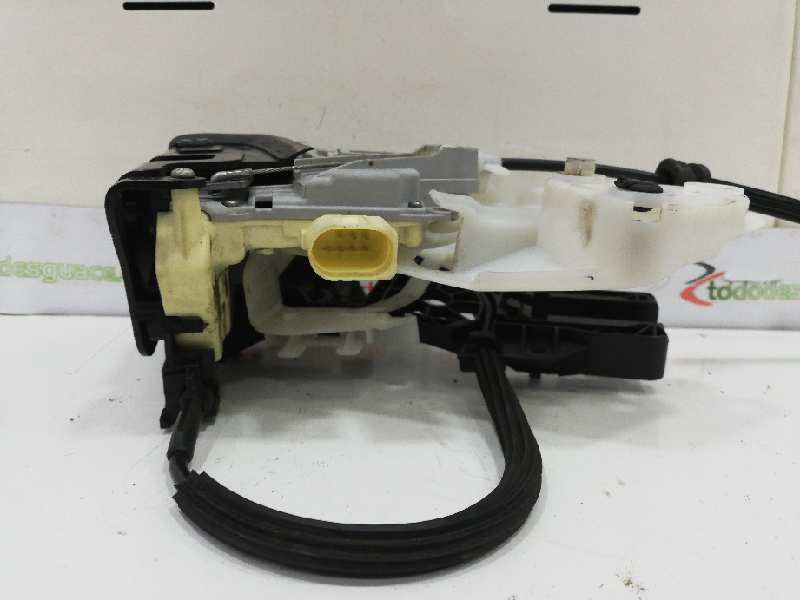 Cerradura puerta delantera izquierda volkswagen passat variant (3c5