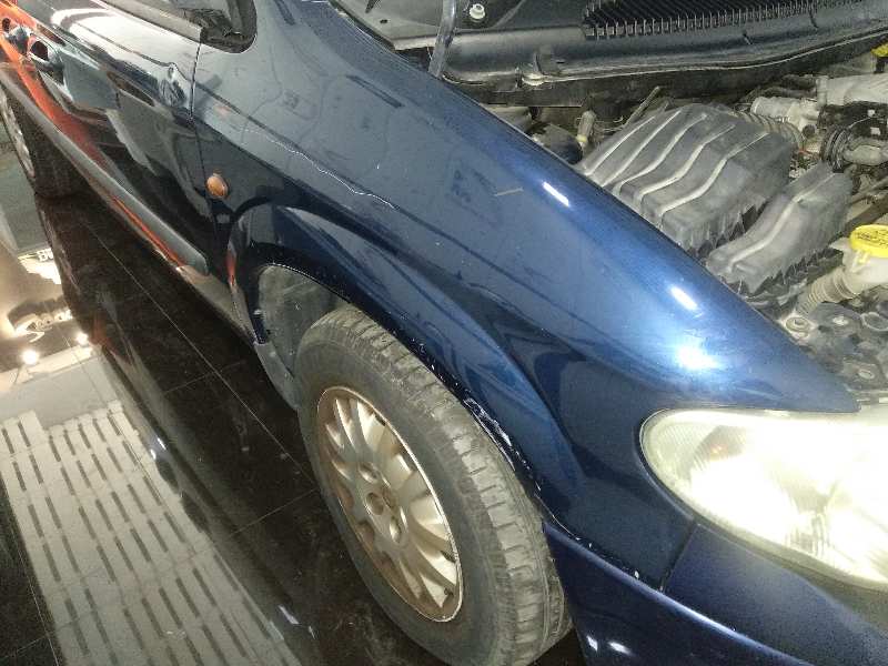 Aleta delantera derecha chrysler voyager iv 2.4