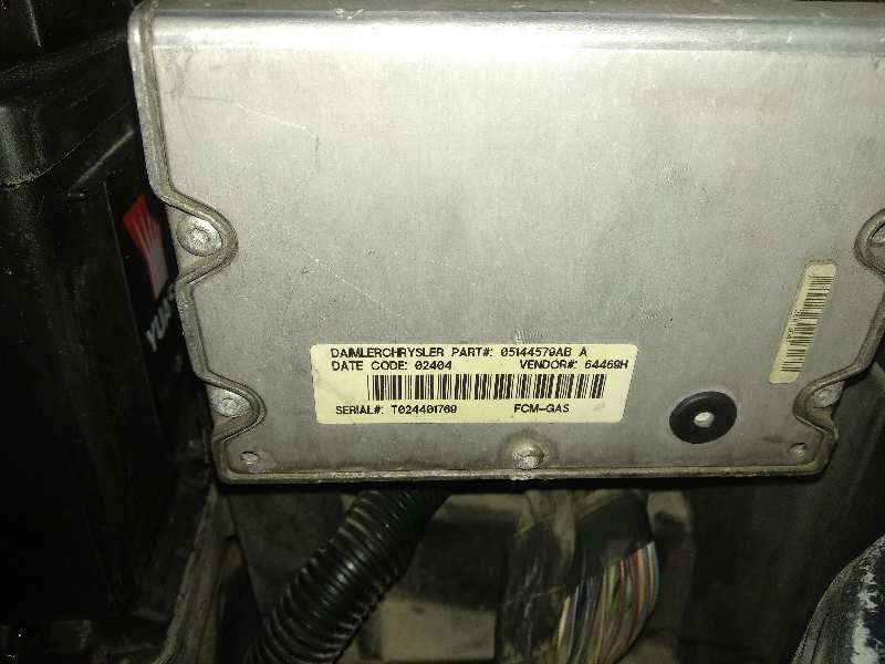 Caja reles / fusibles chrysler voyager iv 2.4