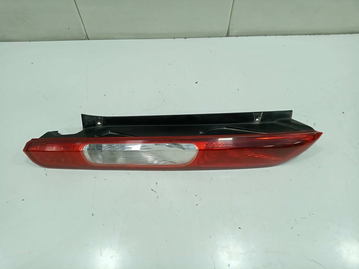 Piloto trasero izquierdo ford focus lim. (cb4) titanium