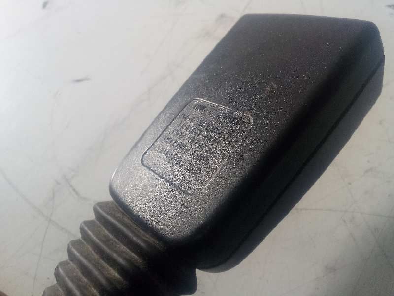 Anclaje cinturon delantero derecho ford focus ii 1.6 tdci