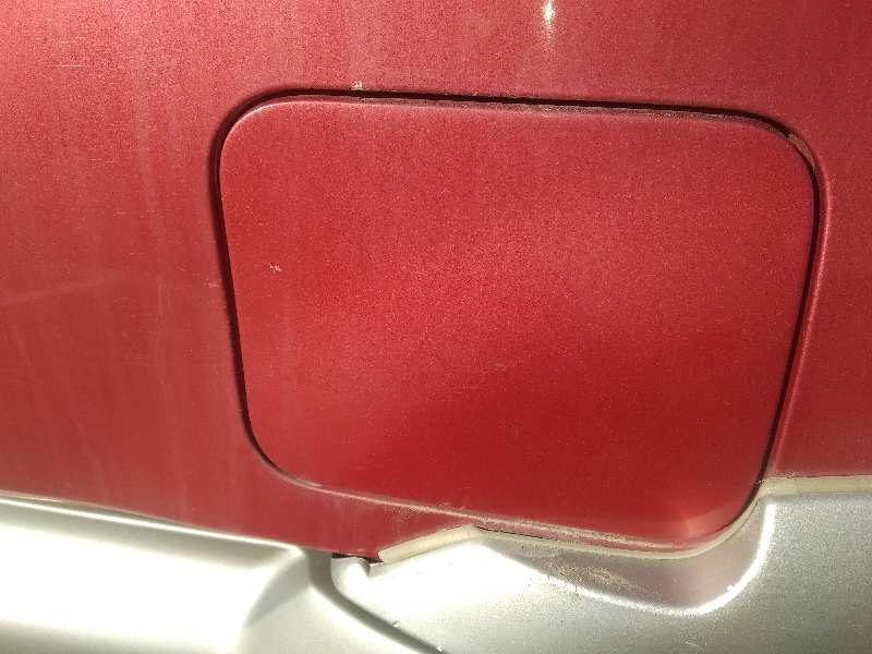 Tapa exterior combustible nissan terrano ii 2.7 tdi 4wd