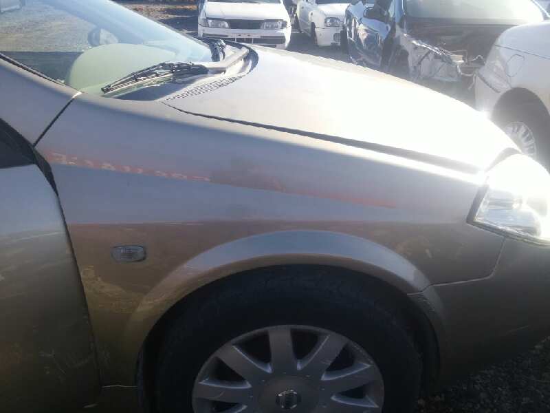 Aleta delantera derecha nissan primera 2.0