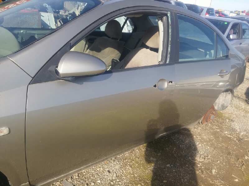 Puerta delantera izquierda nissan primera 2.0