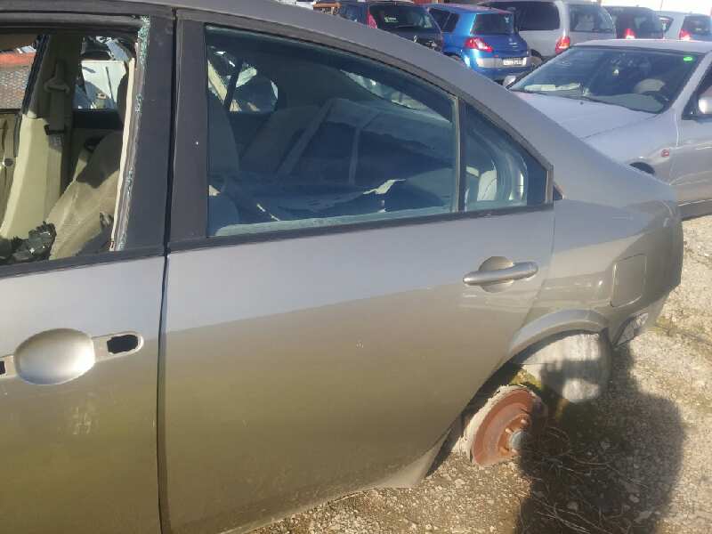Puerta trasera izquierda nissan primera 2.0