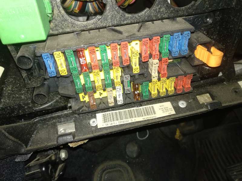 Caja reles / fusibles peugeot 306 1.9 d